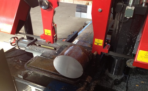 金湾卧式带锯床加工时出现明显振荡如何排查？